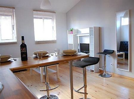Aparthotel Oporto Entreparedes Bagian luar foto