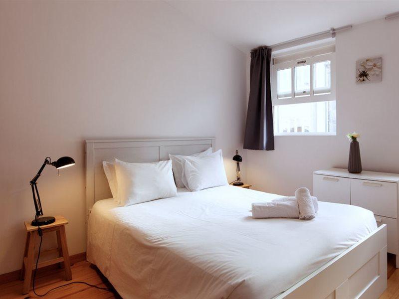 Aparthotel Oporto Entreparedes Bagian luar foto