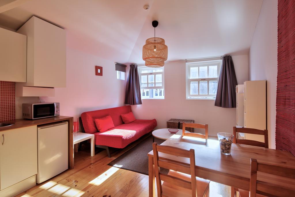 Aparthotel Oporto Entreparedes Bagian luar foto