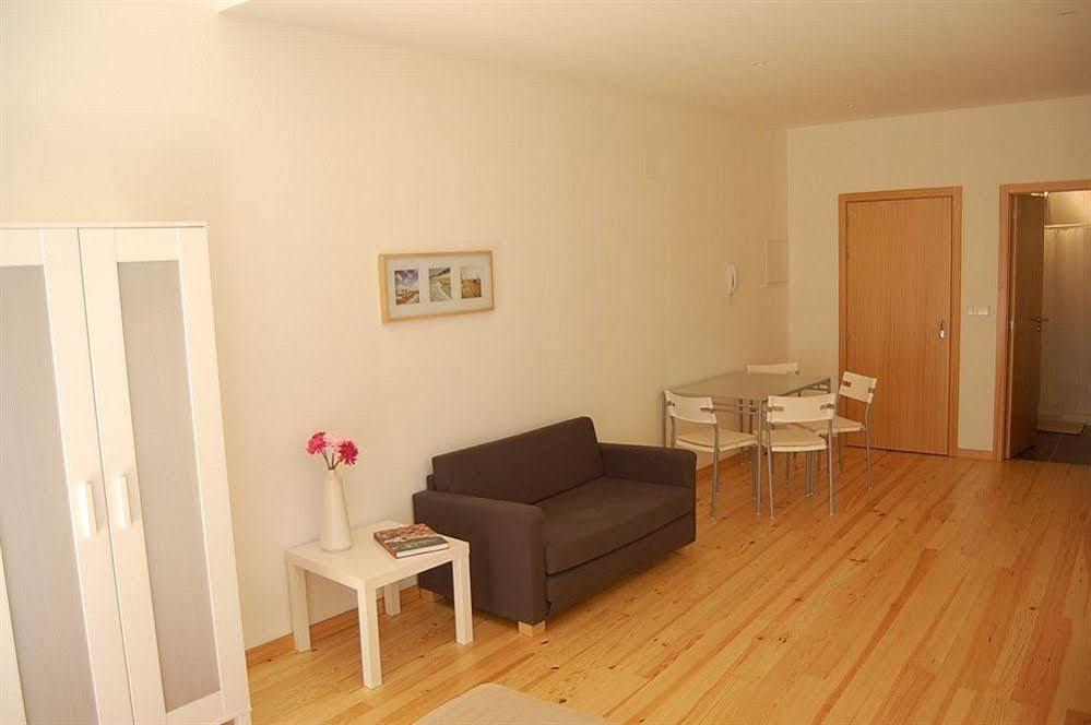 Aparthotel Oporto Entreparedes Bagian luar foto